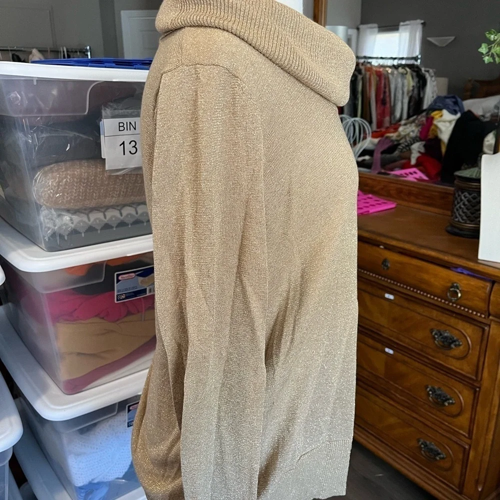 Gold Sparkling Cowl